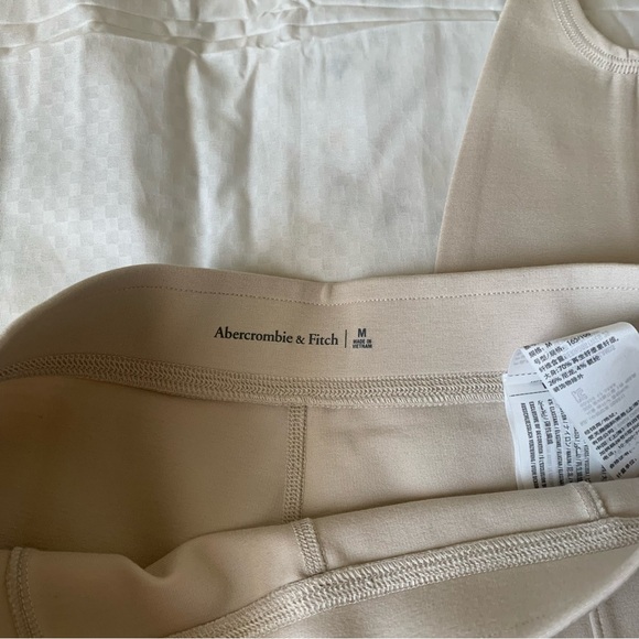 ♡ • Abercrombie & Fitch Leggings NWT - Picture 4 of 6